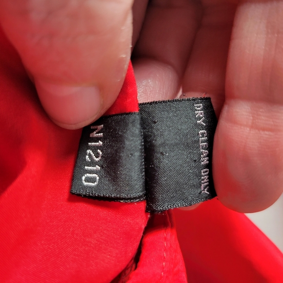 Womans James River Traders Red Silk Long sleeve Blouse size Medium - Picture 9 of 9